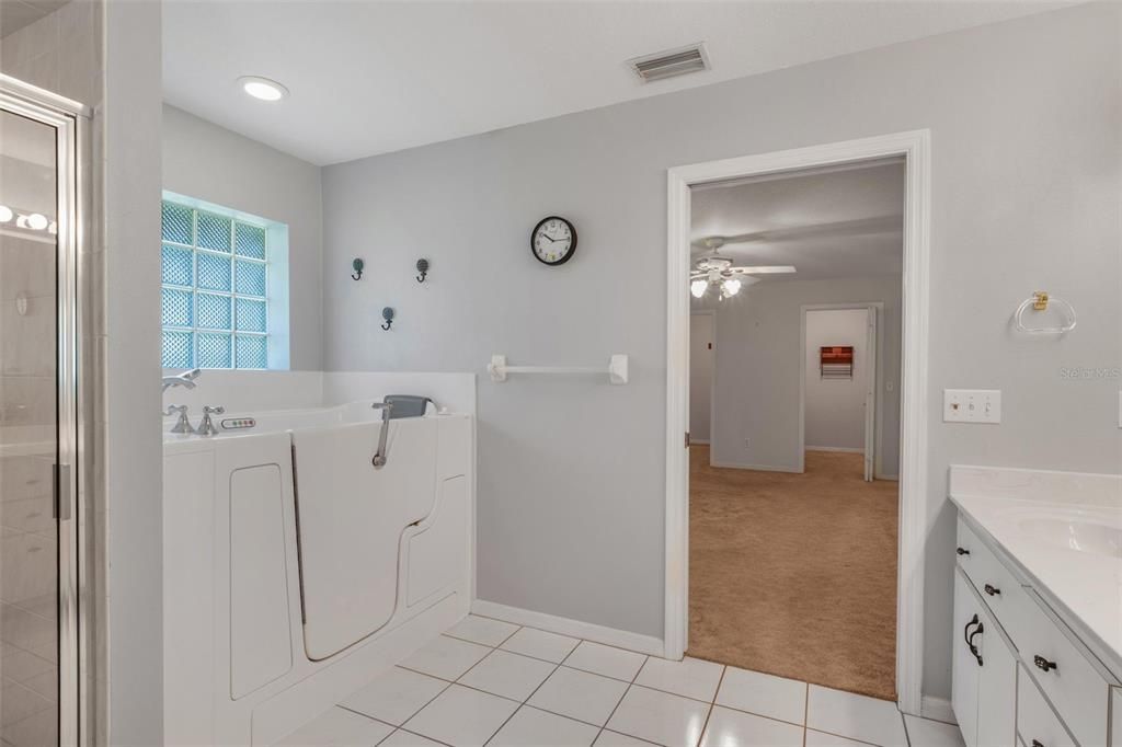 待售: $349,000 (3 贝兹, 2 浴室, 2009 平方英尺)