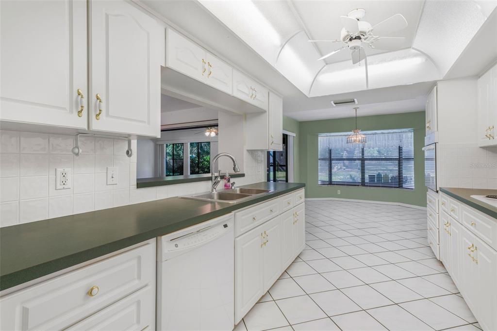 待售: $349,000 (3 贝兹, 2 浴室, 2009 平方英尺)