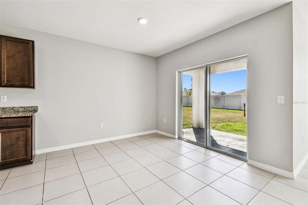 For Rent: $2,699 (4 beds, 2 baths, 1846 Square Feet)