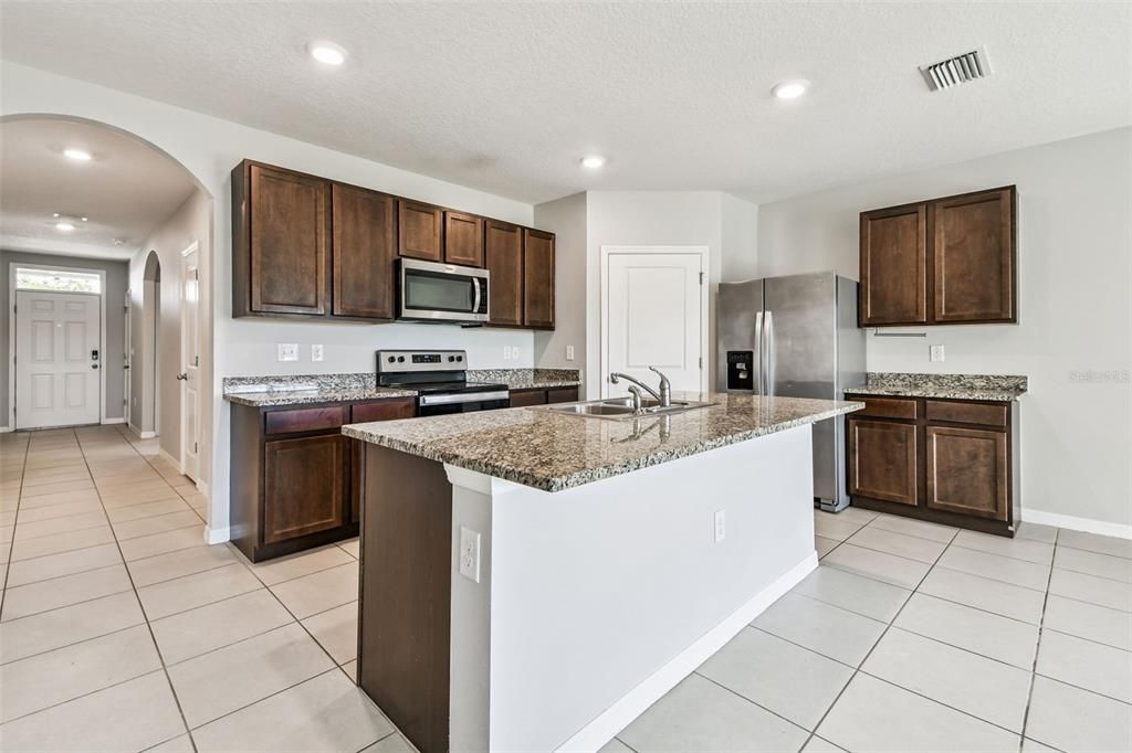 For Rent: $2,699 (4 beds, 2 baths, 1846 Square Feet)