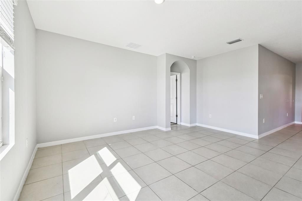 For Rent: $2,699 (4 beds, 2 baths, 1846 Square Feet)