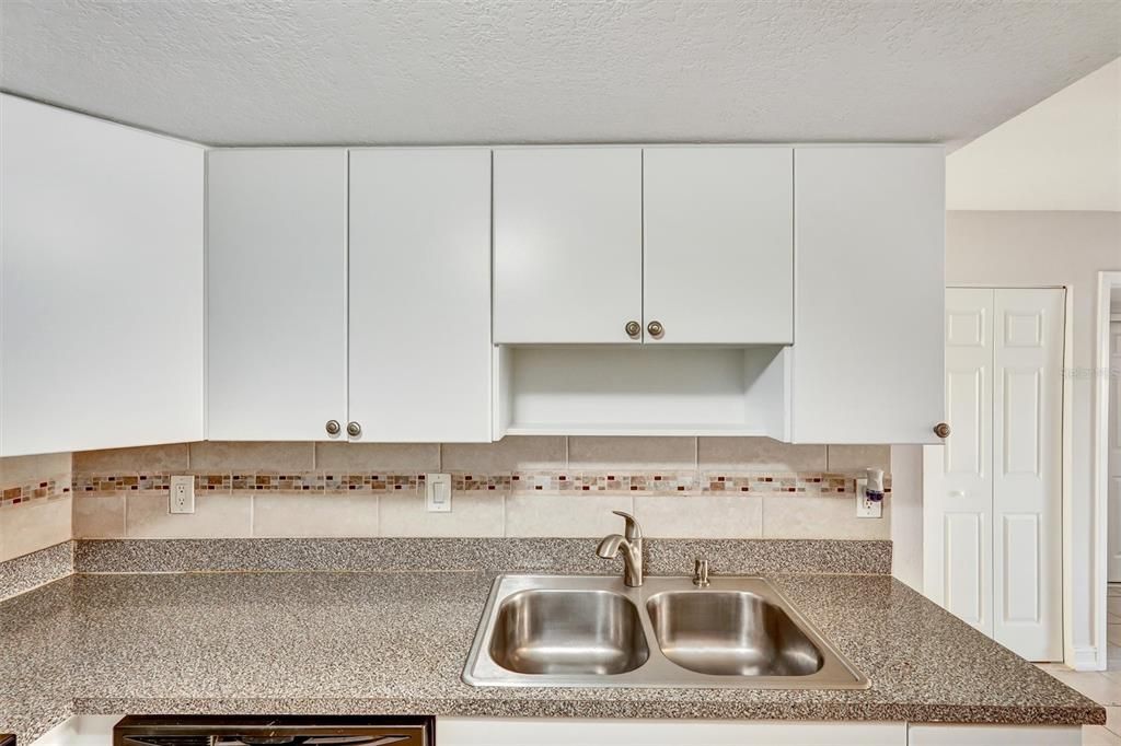 Active With Contract: $189,000 (3 beds, 2 baths, 1200 Square Feet)