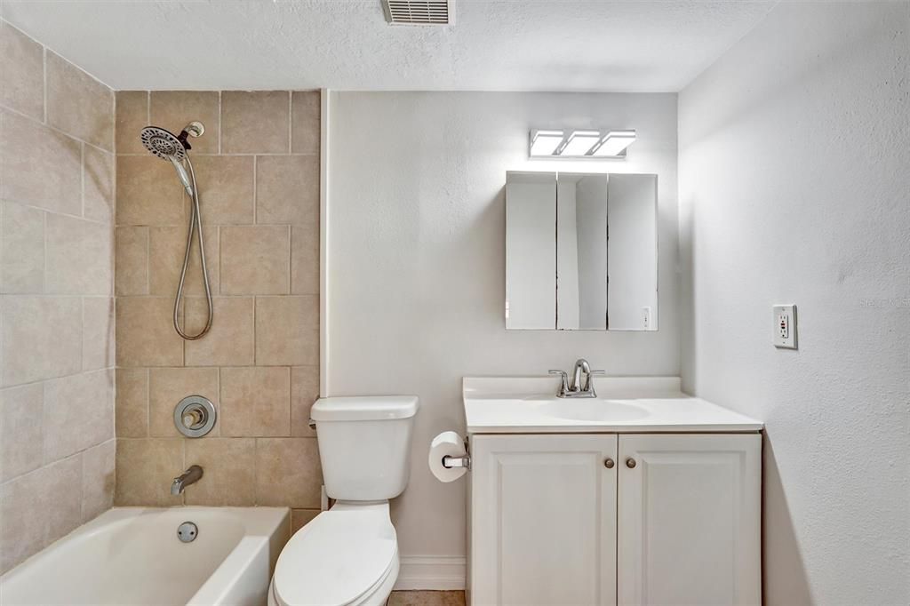 Active With Contract: $189,000 (3 beds, 2 baths, 1200 Square Feet)