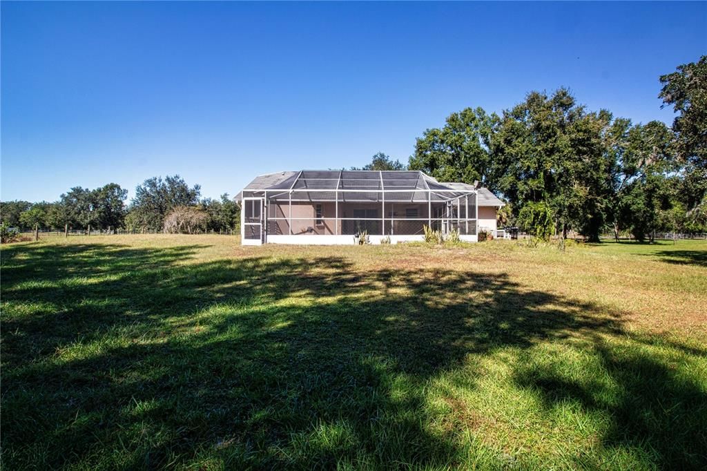 合同活跃: $400,000 (3 贝兹, 2 浴室, 1499 平方英尺)