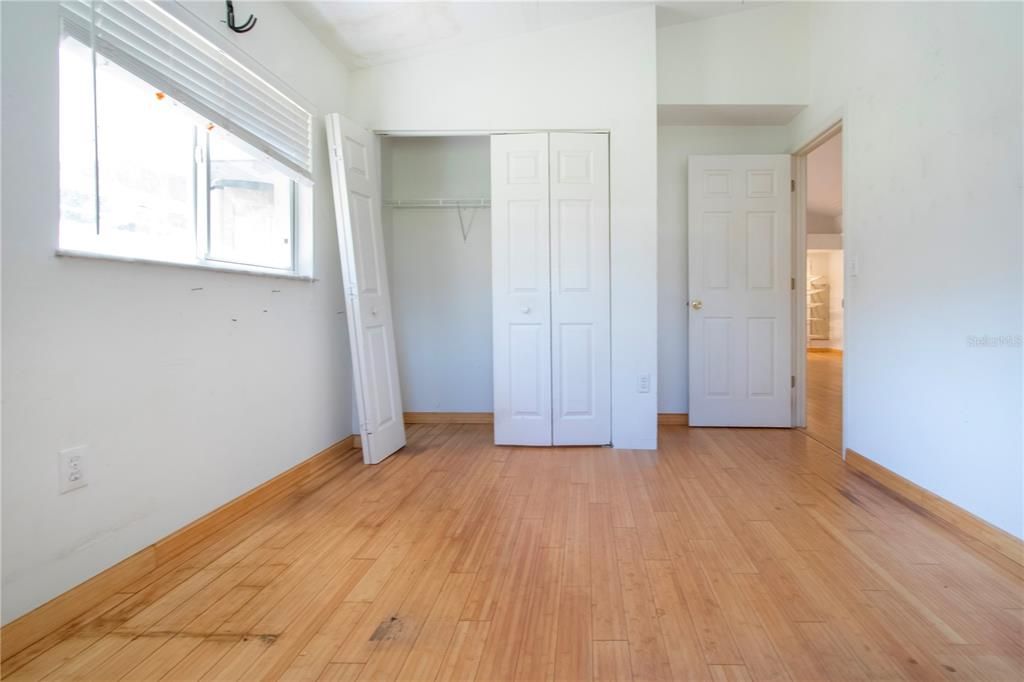 合同活跃: $400,000 (3 贝兹, 2 浴室, 1499 平方英尺)