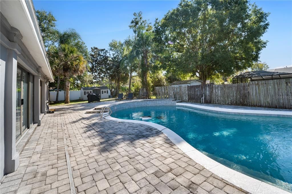 合同活跃: $420,000 (3 贝兹, 2 浴室, 1962 平方英尺)