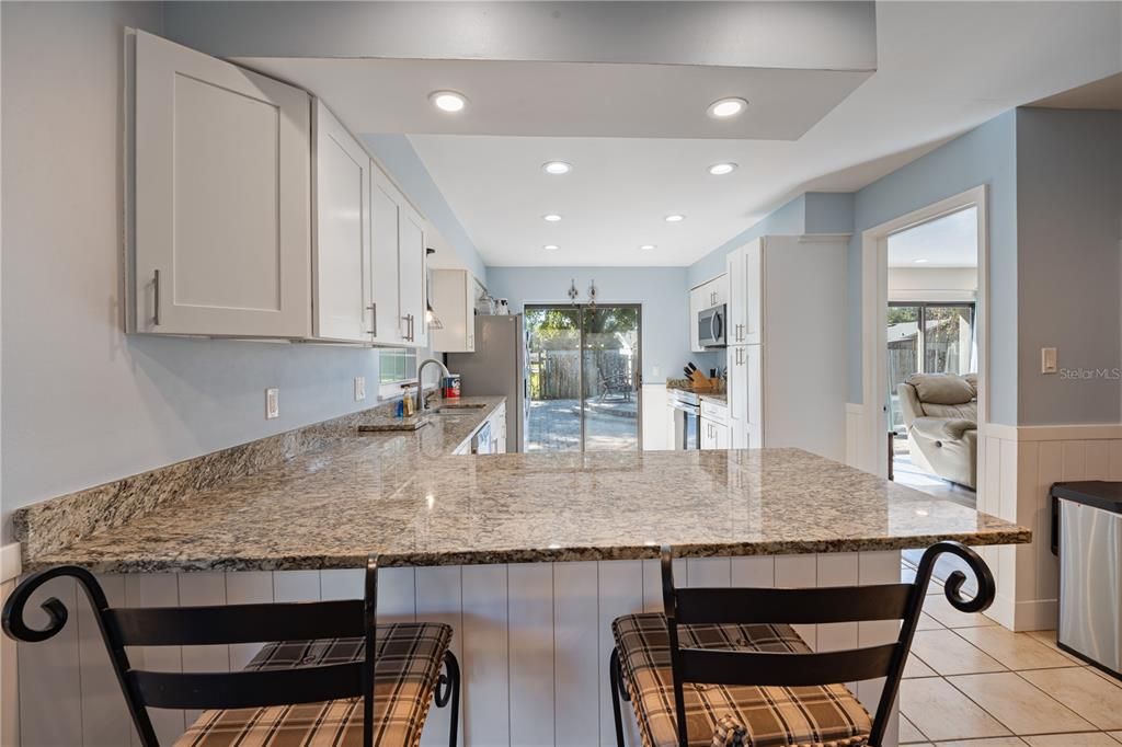 合同活跃: $420,000 (3 贝兹, 2 浴室, 1962 平方英尺)