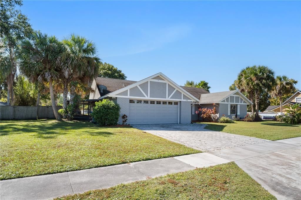 合同活跃: $420,000 (3 贝兹, 2 浴室, 1962 平方英尺)