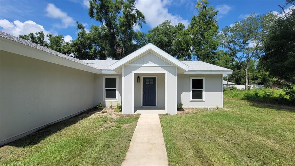 For Rent: $2,150 (3 beds, 2 baths, 1400 Square Feet)