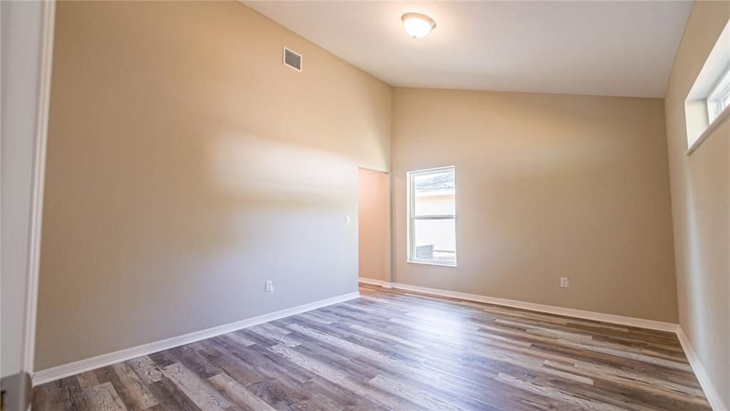 For Rent: $2,150 (3 beds, 2 baths, 1400 Square Feet)