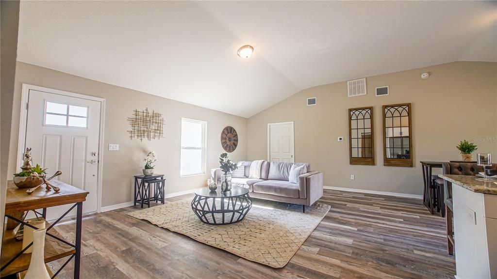 For Rent: $2,150 (3 beds, 2 baths, 1400 Square Feet)