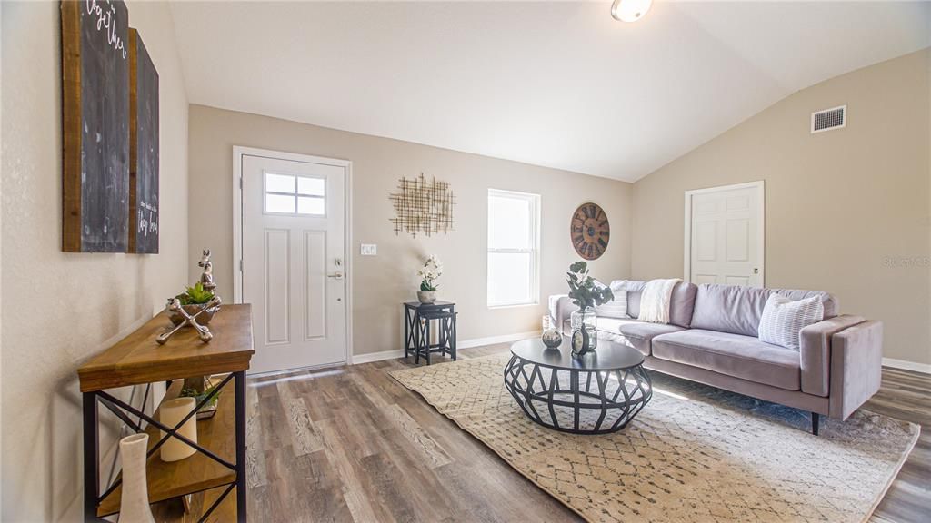 For Rent: $2,150 (3 beds, 2 baths, 1400 Square Feet)