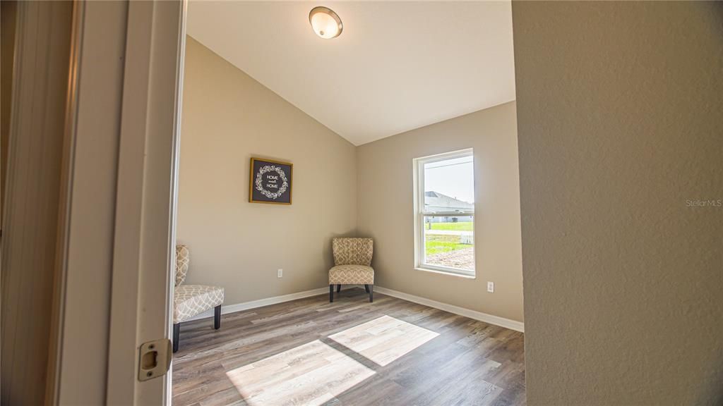 For Rent: $2,150 (3 beds, 2 baths, 1400 Square Feet)