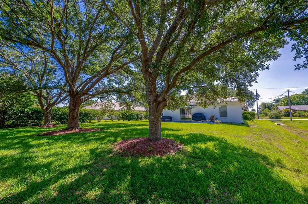 Active With Contract: $324,900 (3 beds, 2 baths, 1276 Square Feet)