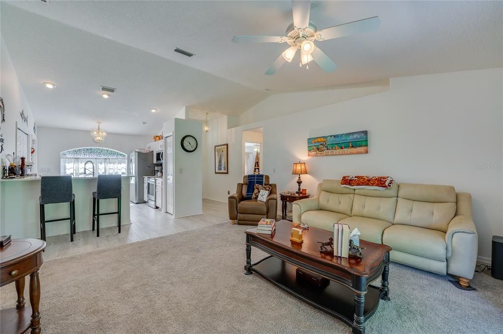 Active With Contract: $324,900 (3 beds, 2 baths, 1276 Square Feet)