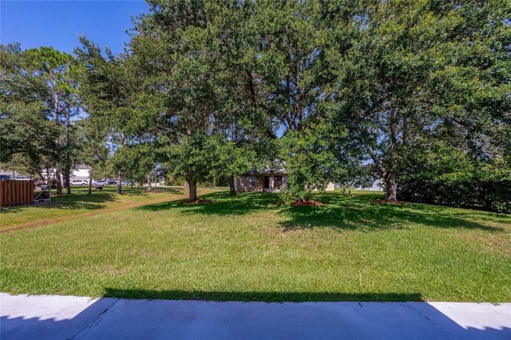 Active With Contract: $324,900 (3 beds, 2 baths, 1276 Square Feet)