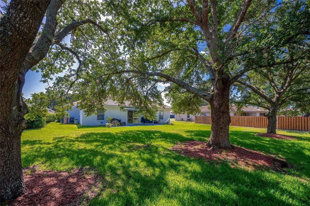 Active With Contract: $324,900 (3 beds, 2 baths, 1276 Square Feet)