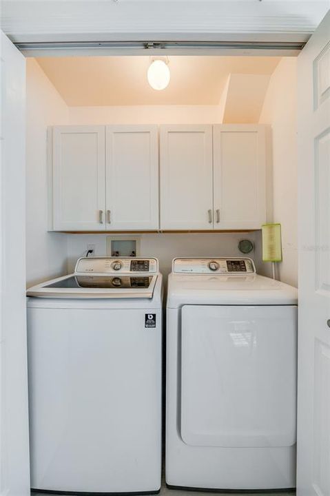 Active With Contract: $324,900 (3 beds, 2 baths, 1276 Square Feet)