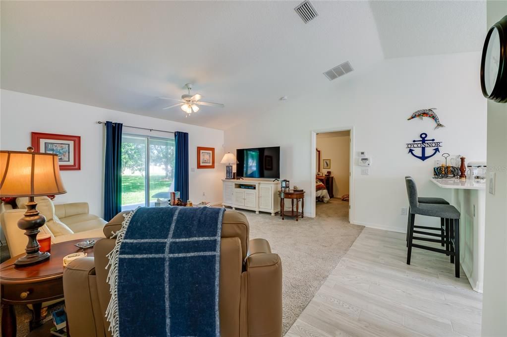 Active With Contract: $324,900 (3 beds, 2 baths, 1276 Square Feet)