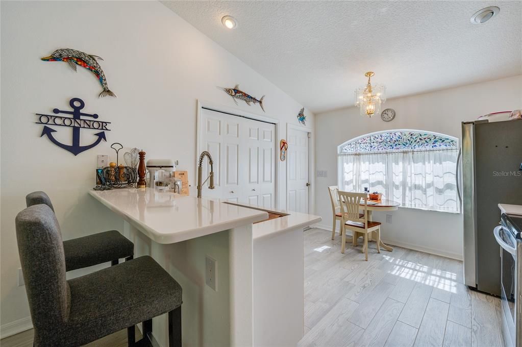 Active With Contract: $324,900 (3 beds, 2 baths, 1276 Square Feet)