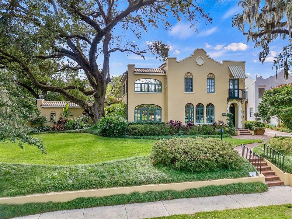 Active With Contract: $2,050,000 (4 beds, 3 baths, 4722 Square Feet)