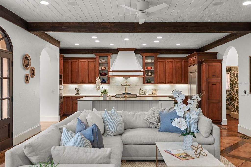 Active With Contract: $2,050,000 (4 beds, 3 baths, 4722 Square Feet)