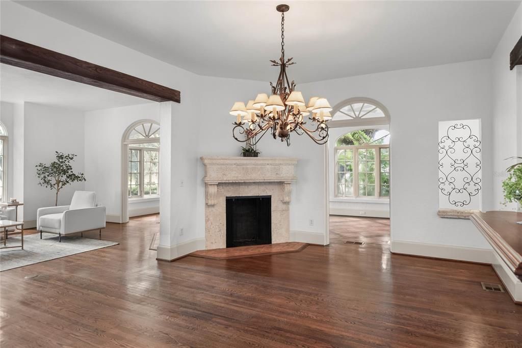 Active With Contract: $2,050,000 (4 beds, 3 baths, 4722 Square Feet)