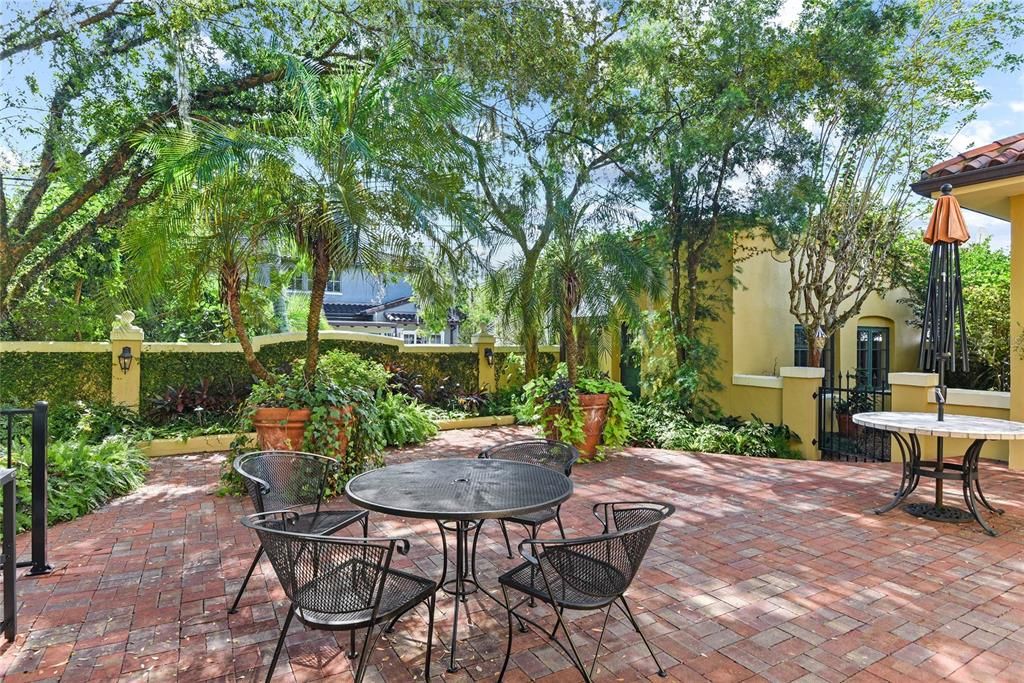 Active With Contract: $2,050,000 (4 beds, 3 baths, 4722 Square Feet)