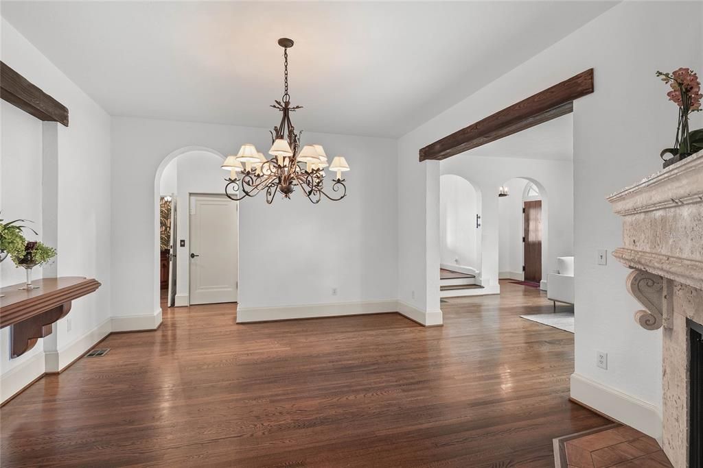 Active With Contract: $2,050,000 (4 beds, 3 baths, 4722 Square Feet)