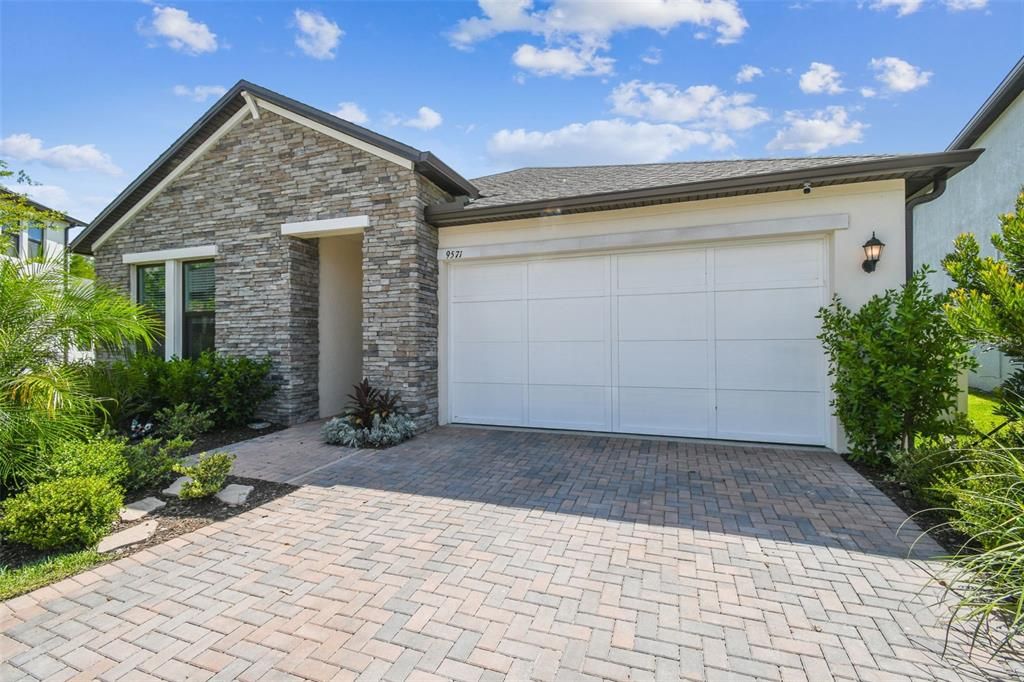 En Renta: $3,200 (4 camas, 3 baños, 2088 Pies cuadrados)