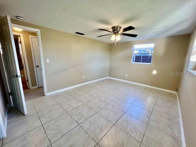 For Rent: $1,800 (3 beds, 2 baths, 1252 Square Feet)