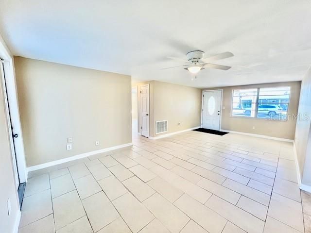 For Rent: $1,800 (3 beds, 2 baths, 1252 Square Feet)