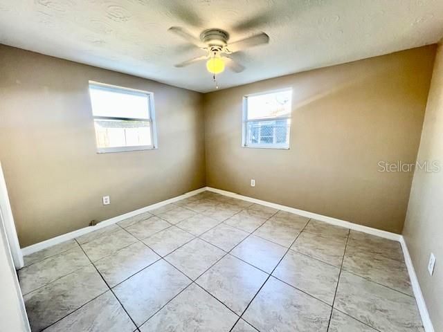 For Rent: $1,800 (3 beds, 2 baths, 1252 Square Feet)