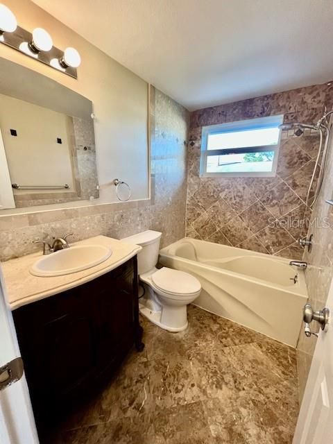 For Rent: $1,800 (3 beds, 2 baths, 1252 Square Feet)