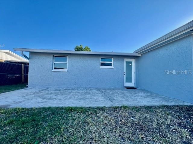 For Rent: $1,800 (3 beds, 2 baths, 1252 Square Feet)