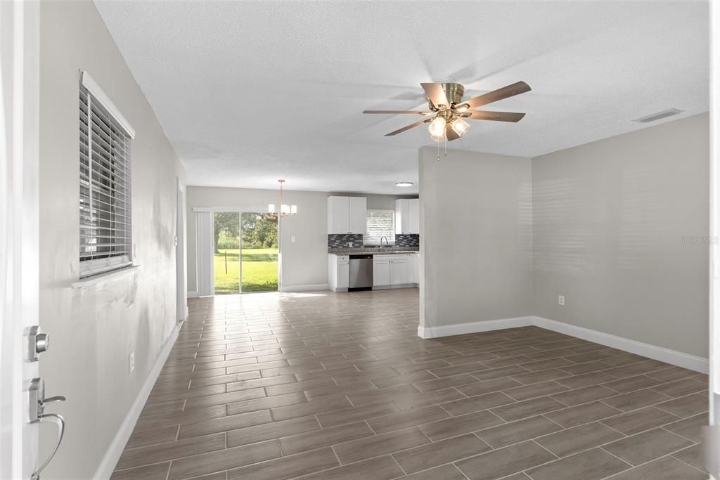 待售: $235,990 (3 贝兹, 2 浴室, 1176 平方英尺)