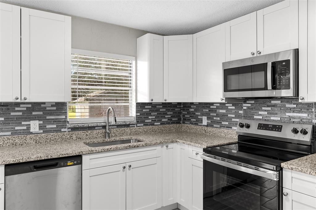 待售: $235,990 (3 贝兹, 2 浴室, 1176 平方英尺)