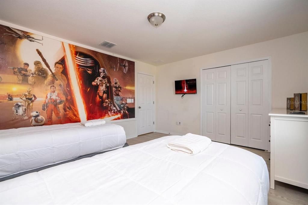 For Rent: $3,800 (5 beds, 4 baths, 2806 Square Feet)