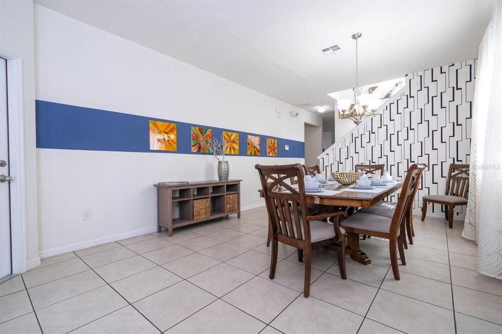 For Rent: $3,800 (5 beds, 4 baths, 2806 Square Feet)