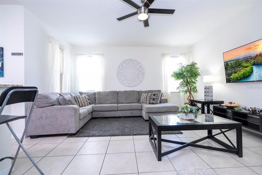 For Rent: $3,800 (5 beds, 4 baths, 2806 Square Feet)