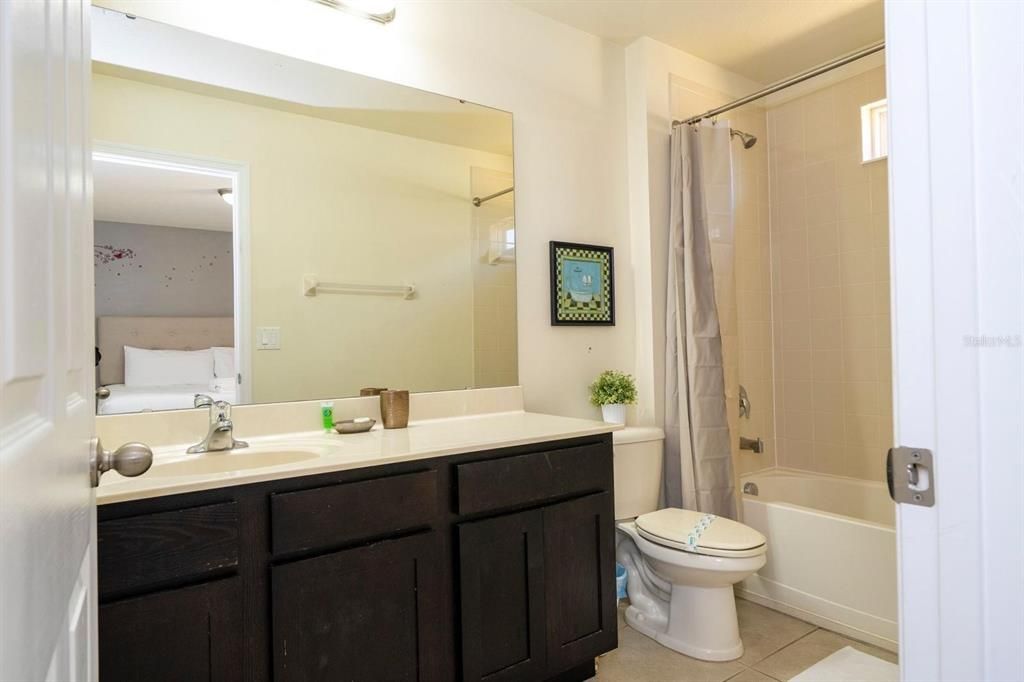 For Rent: $3,800 (5 beds, 4 baths, 2806 Square Feet)