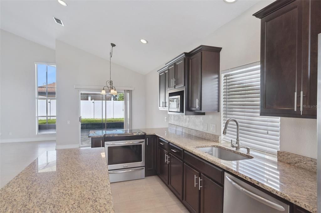 待售: $464,990 (4 贝兹, 2 浴室, 1880 平方英尺)