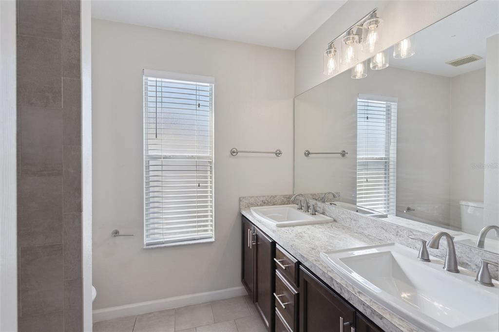 待售: $464,990 (4 贝兹, 2 浴室, 1880 平方英尺)