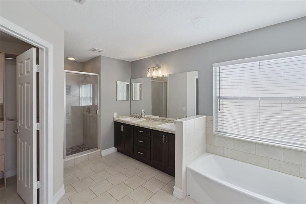 待售: $464,990 (4 贝兹, 2 浴室, 1880 平方英尺)