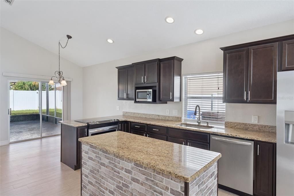 待售: $464,990 (4 贝兹, 2 浴室, 1880 平方英尺)