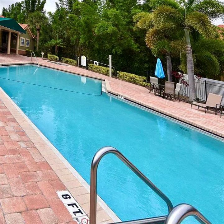 For Sale: $185,000 (2 beds, 2 baths, 967 Square Feet)