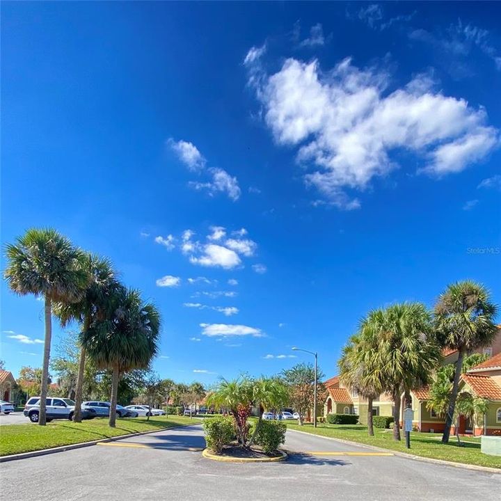 For Sale: $185,000 (2 beds, 2 baths, 967 Square Feet)