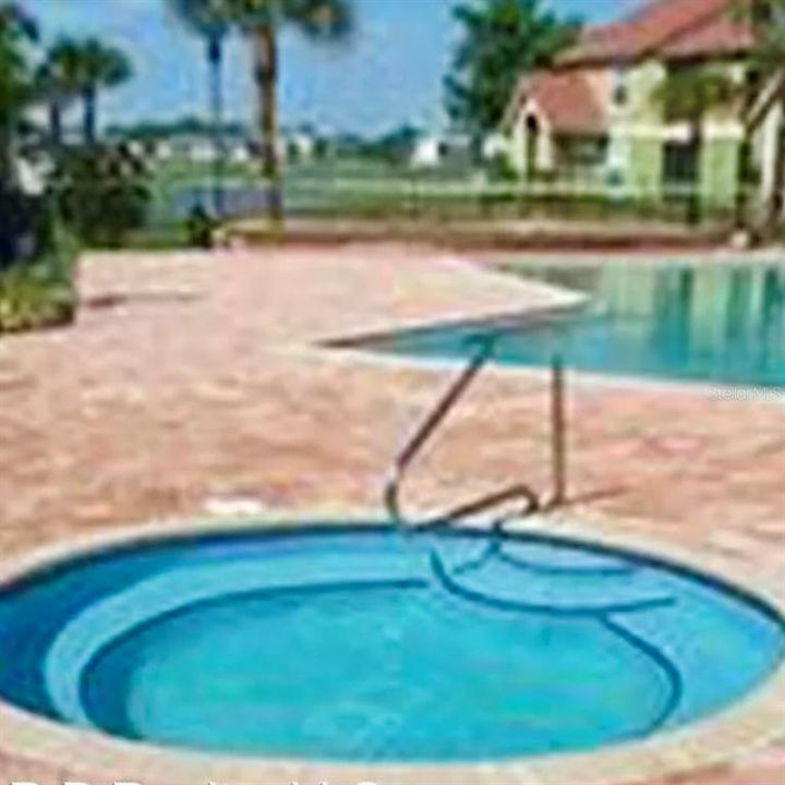 For Sale: $185,000 (2 beds, 2 baths, 967 Square Feet)