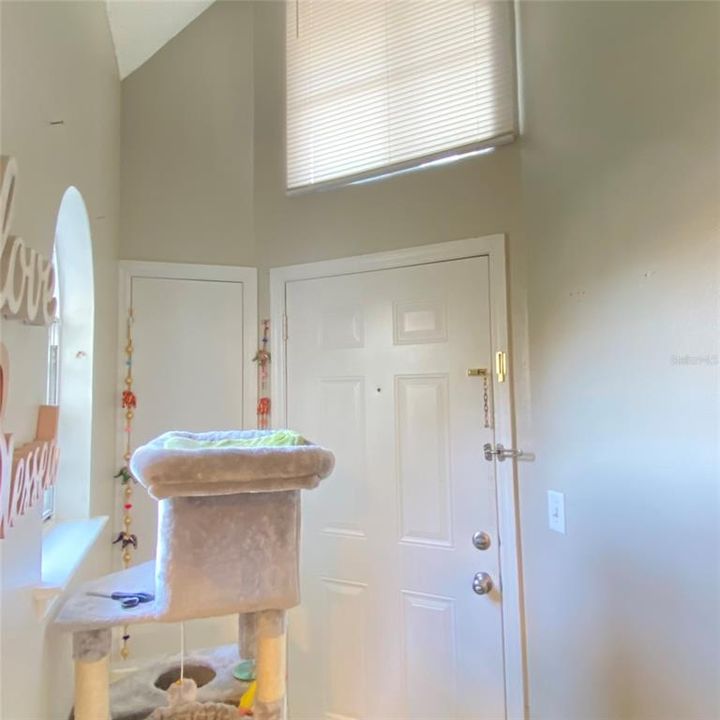 For Sale: $185,000 (2 beds, 2 baths, 967 Square Feet)