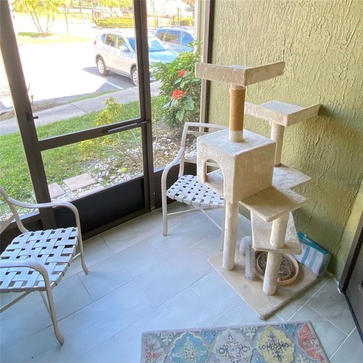 For Sale: $185,000 (2 beds, 2 baths, 967 Square Feet)